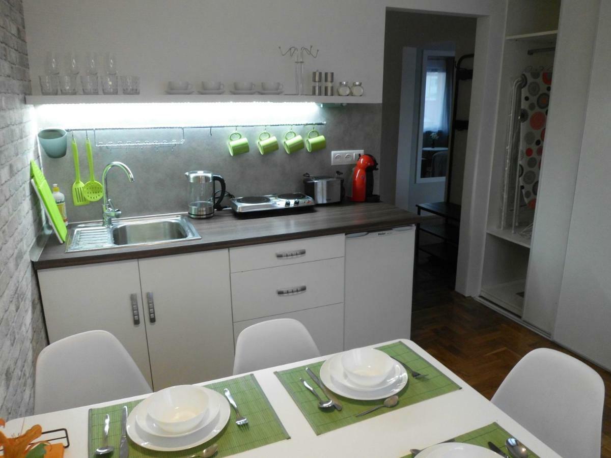 פז'מיסל Ares Apartments מראה חיצוני תמונה
